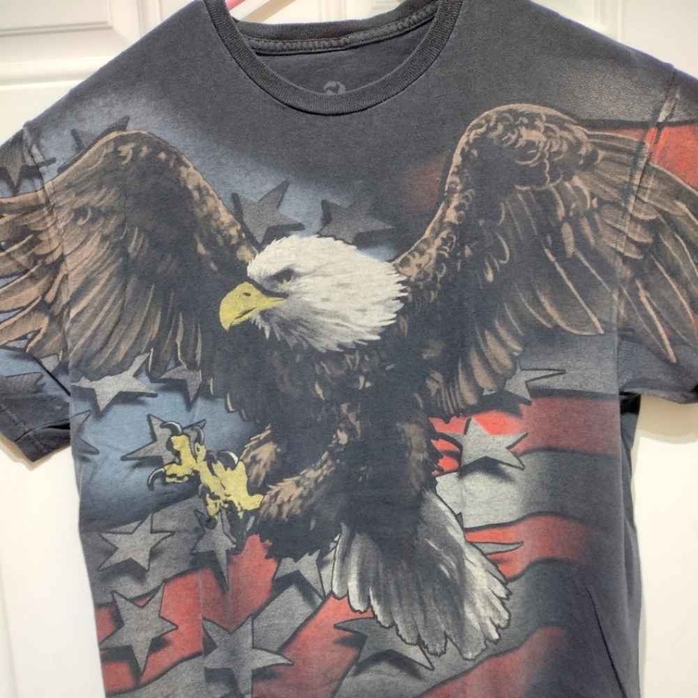 Liquid Blue American Bald Eagle T-shirt Size Large All Over Front Print